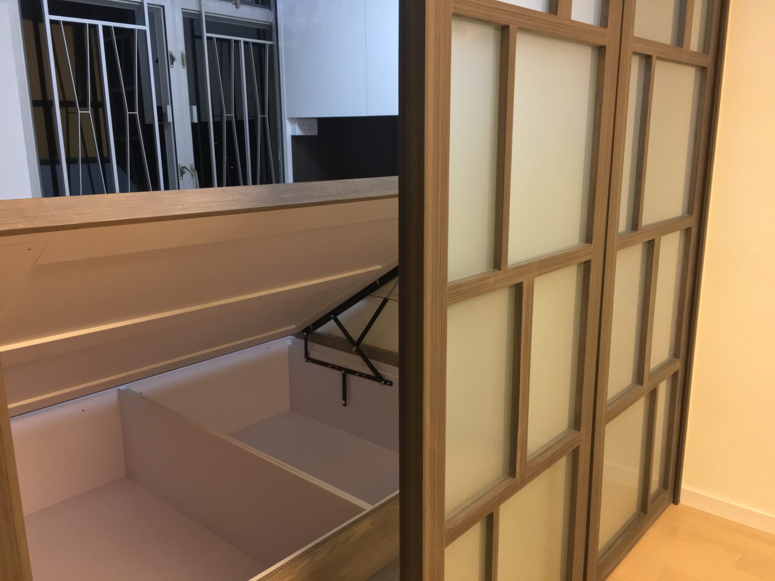 油壓床板4邊凹形設計