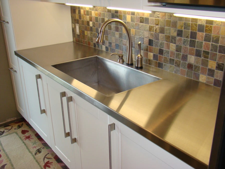 訂造廚櫃時可以選配的不銹鋼台面