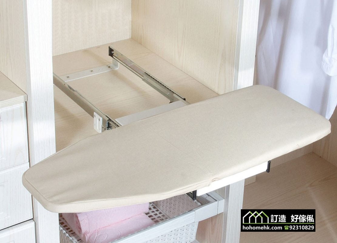 衣櫃內輕巧方便隱藏式折疊旋轉燙衫板，適合應用在訂造儲物櫃及衣櫃或其他由我們設計師建議的訂造傢俬之上