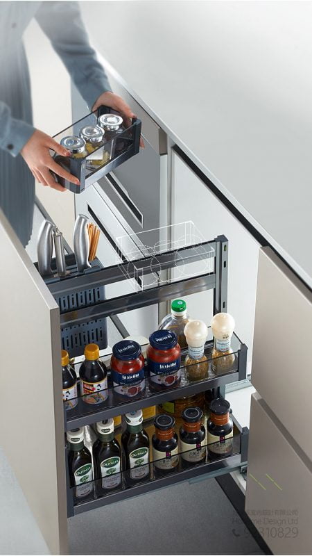 高質素多層不锈鋼廚櫃抽屉式調味料拉籃，適合應用在訂造廚櫃或其他由我們設計師建議的訂造傢俬之上