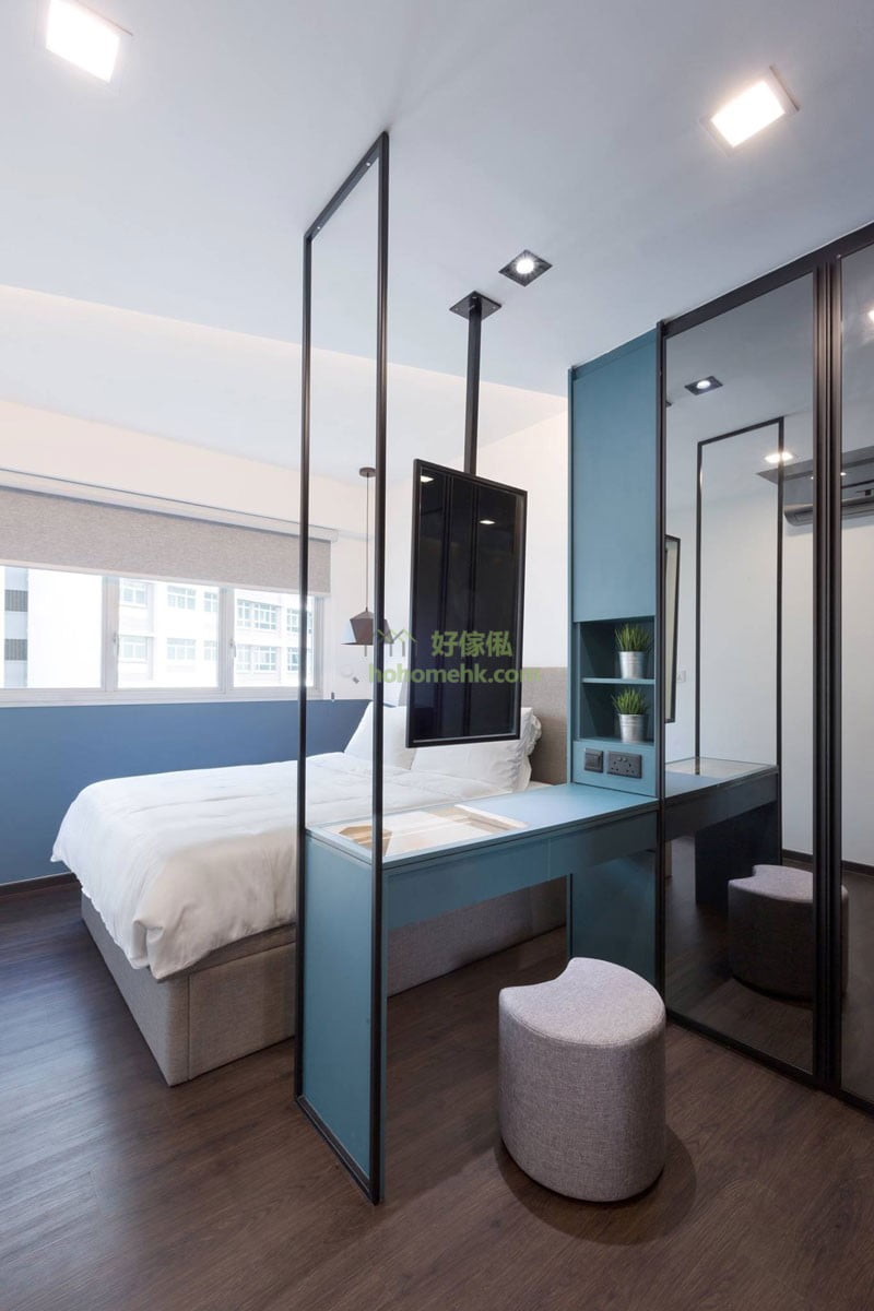 懸掛式梳妝鏡，從天花懸掛下來，可以起到分隔睡房和衣櫃的空間的作用。