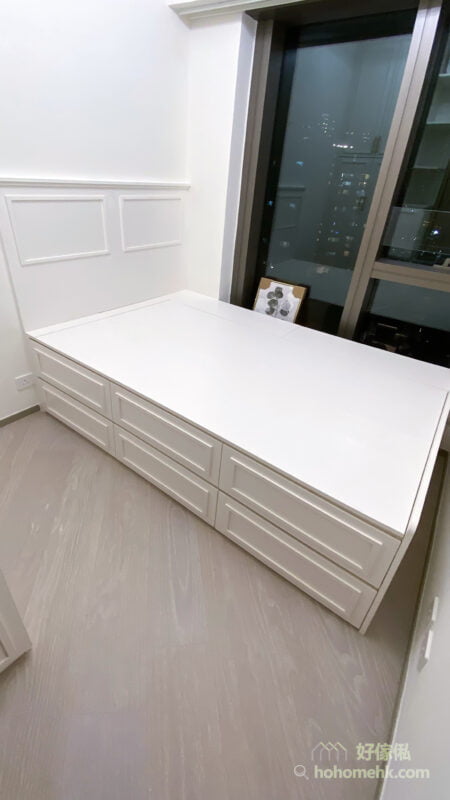 極簡主義風格睡房設計, 白色飾條展示極簡的美