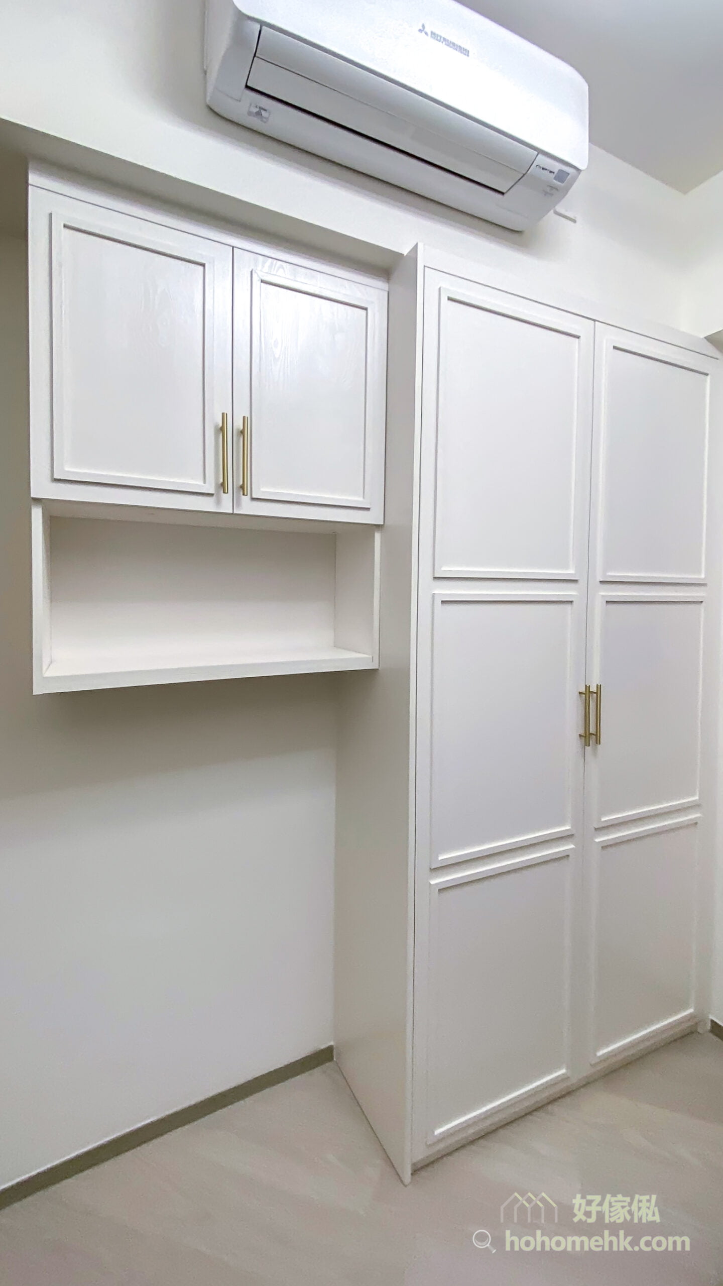 掩門衣櫃的櫃門可以做到立體線條的設計，更容易打造空間的整體風格