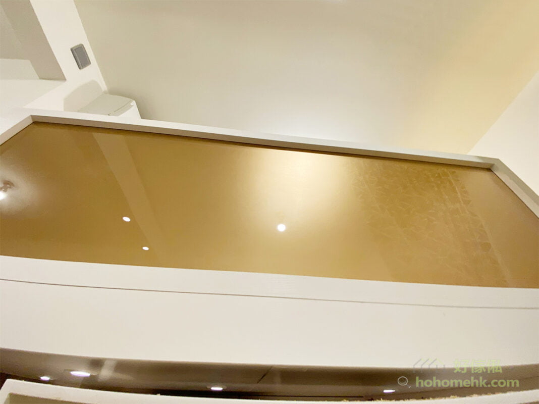 磨砂玻璃可以做到透光而不透明的效果，用於閣樓床的圍欄可以採光同時有一定的私隱度