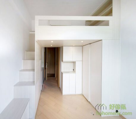 客廳小夾層/閣樓床/樓梯櫃，樓梯不僅是串連地面活動空間和閣樓的連接，更可以結合牆面或置物櫃做收納設計，讓原本感覺很尷尬的樓梯空間變得實用