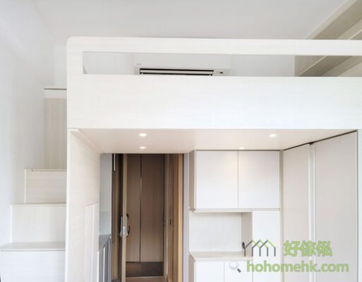 客廳小夾層/閣樓床/樓梯櫃，玻璃圍欄和鏤空式設計的圍欄都可以引進最多的光源到小夾層，鏤空式設計更加通風透氣。