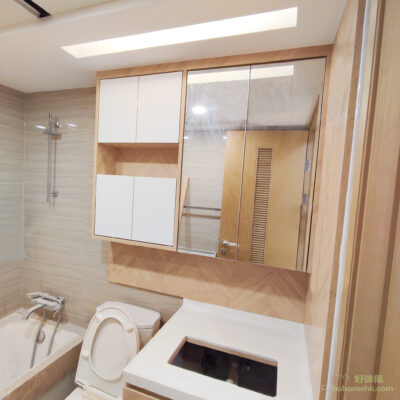 以鏡櫃延伸過去座廁上方做收納，外觀可以更一致整齊