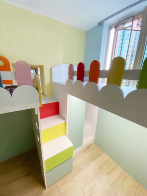 色彩繽紛板材全數都是使用生態板，不是使用烤漆，為了就是希望能做到最健康、最安全和低甲醛的家具，保護孩子們的健康