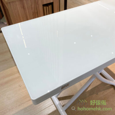 The lifting coffee table is equipped with a toughened glass surface on one side, and the ultra-smooth glass surface makes it easy to draw and write calligraphy. The rounded corner design is anti-collision.