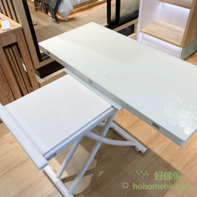 As long as the tabletop is rotated 90 degrees, the folded tabletop can be opened, and the size can be doubled instantly, turning into a large table, which is no problem for 4-6 people to eat.