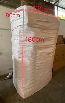 The packing size of the 3-seat mattress comb bed, before ordering, you can check whether the gate and the elevator of the building are enough for delivery.