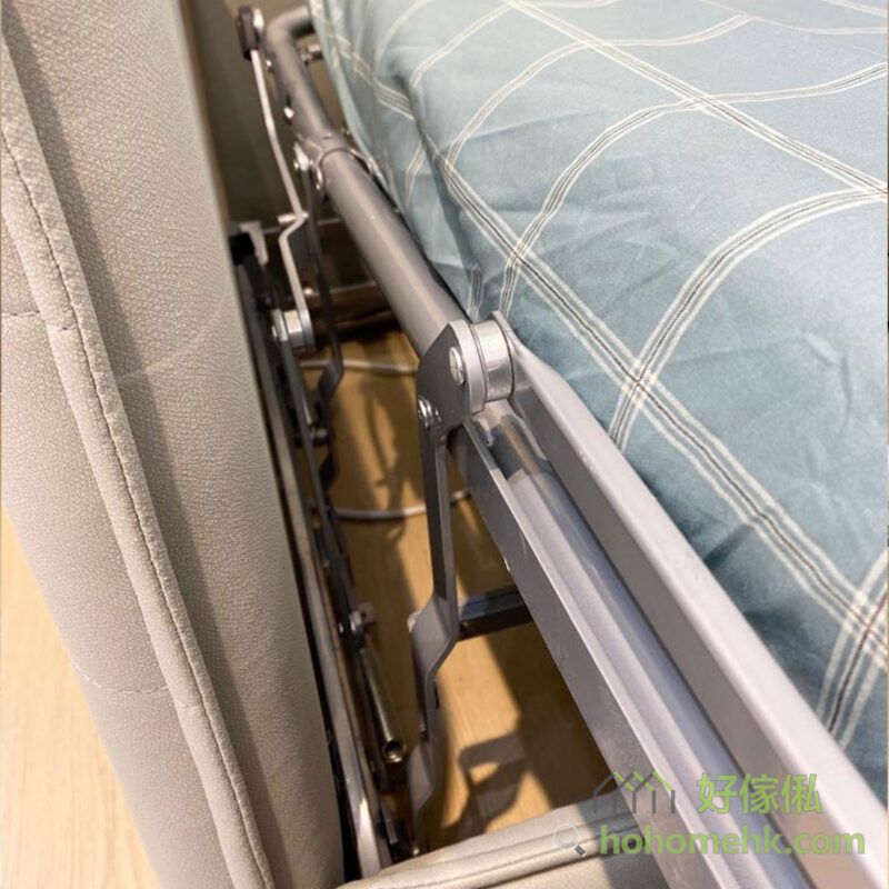 厚實的金屬床架，堅固可靠，良好的承托力令你睡覺時更加安穩，單人和雙人床都有得揀！