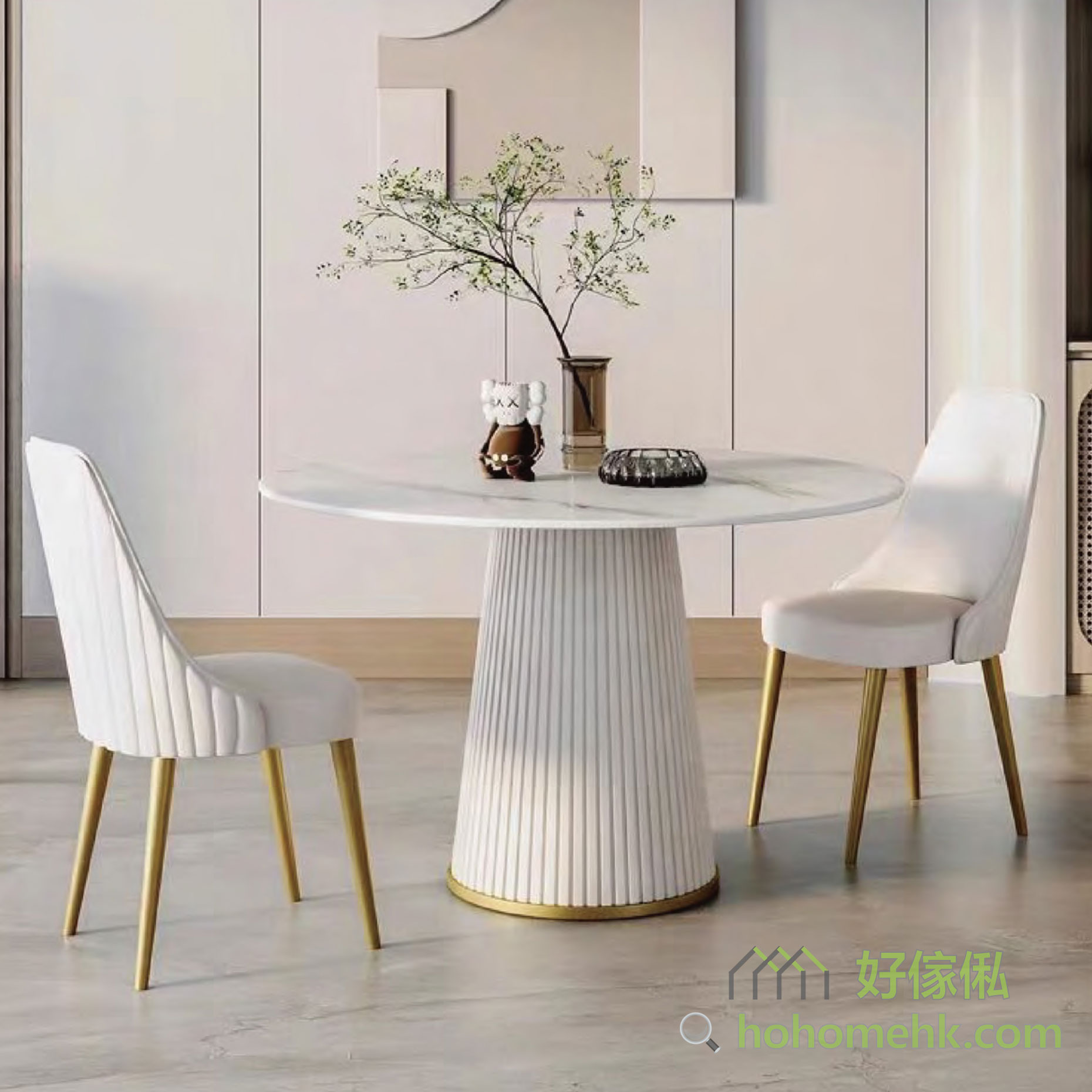 這款奶油風圓形餐桌，將為您的家居帶來時尚與實用的完美結合。 經典圓形設計，時尚大氣：圓形餐桌設計，寓意著團圓和美滿。白色桌面和餐腳簡約大氣，能夠輕鬆融入各種家居風格，為您的用餐空間增添一份優雅與品味。 優質岩板材料，穩固耐用：餐桌經過精心加工，確保其穩固耐用。啞光白色的桌腳光滑細膩，經久耐用，讓您與家人安心享受每一次用餐時光。