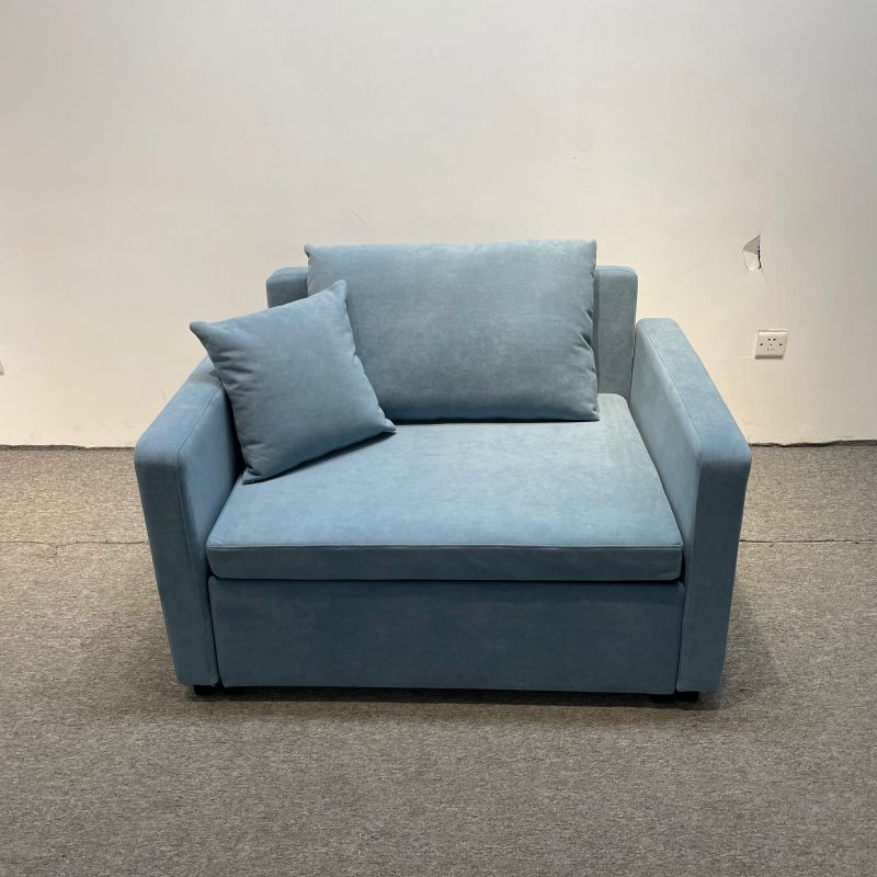 設計現代，並配有一個匹配的藍色枕頭，增加了舒適感。
