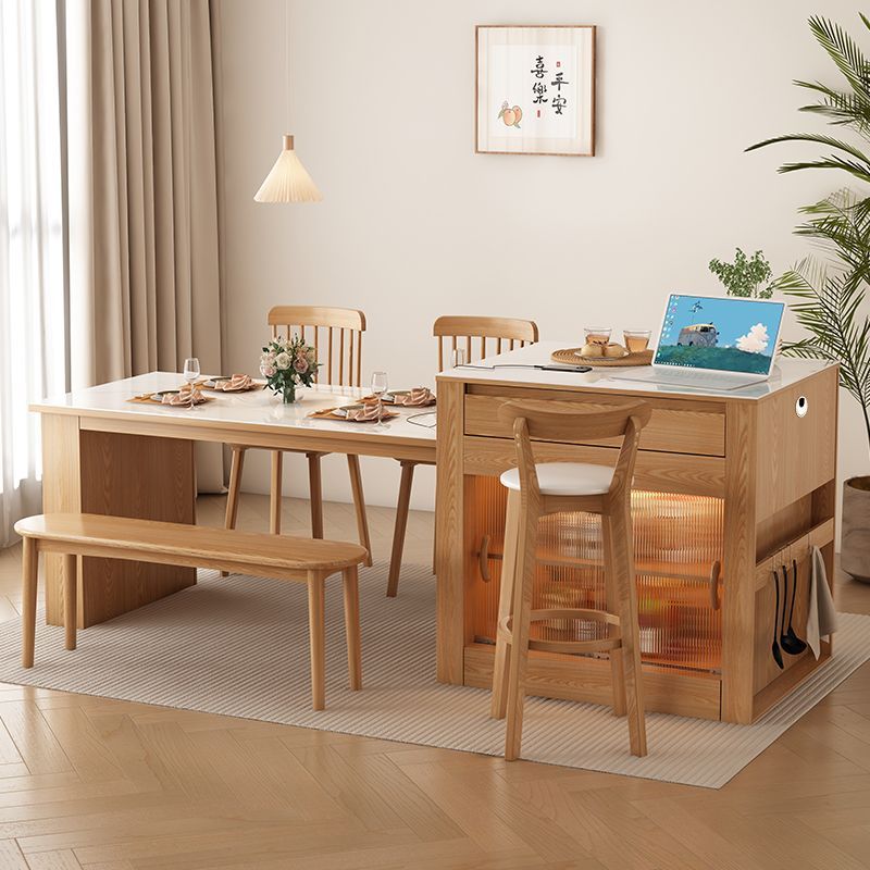 款式組合搭配三種餐椅，根據位置高度設計