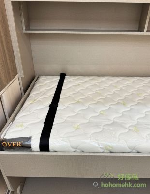 Unilateral mattress, bed surface without car line edge, more soft and comfortable when sleeping. Piano bed equipped with cable, fixed mattress, switch more secure.