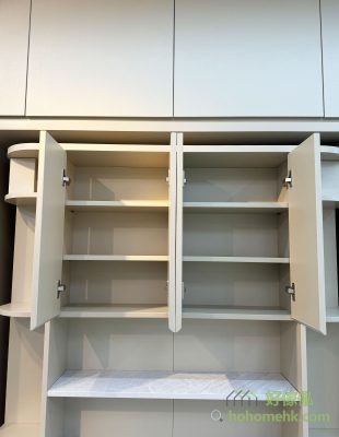 The spacing and color of the shelves and bookcases can be chosen freely, not restricted by the rotating bed.