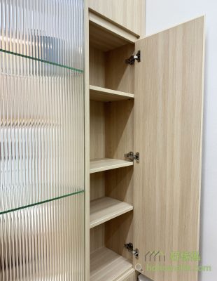 The position of the cabinet against the wall is made of full-height locker, hidden storage, which can completely block the messy things, mix and match different spacing design, more suitable for daily storage needs.