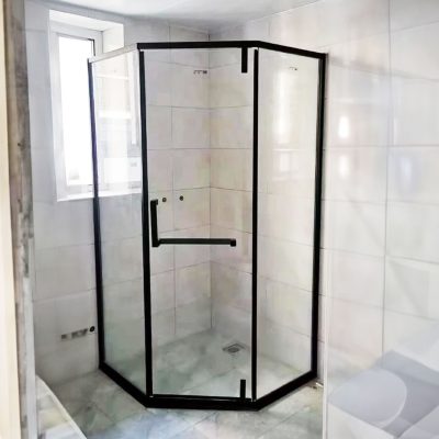 Diamond shaped shower screen