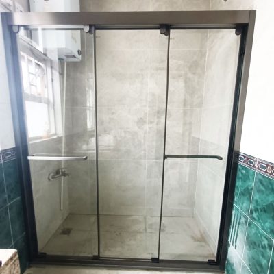 One-shape shower screen (for two or three trips)