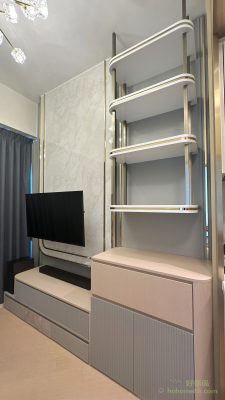 The whole set of TV cabinets, from the floor cabinet on the right, to the TV position in the middle, and then to the small box on the left where the speaker is placed, will arrange the customer's TV and audio and video equipment to be no problem, and at the same time, everyone's focus will be placed on the background wall.