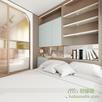 公屋主睡房3D設計效果圖，白色地台床鋪白色被鋪，床頭配薄荷綠三門吊櫃及三層抽屜床頭几，右側嵌入式層板書架帶燈帶照明，左側木框紋理玻璃趟門，暖棕灰色系，大窗自然採光