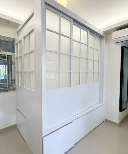 木格子趟門不僅美觀,還能靈活劃分空間,讓房間在需要的時候可以變為獨立私密空間,或者與其他空間連接,形成開放式設計,滿足不同家庭的需求。