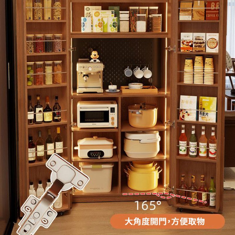 雙開門設計，配上大角度門鉸，方便拿取物品，但記得櫃的兩側要預留足夠的空間打開櫃門。