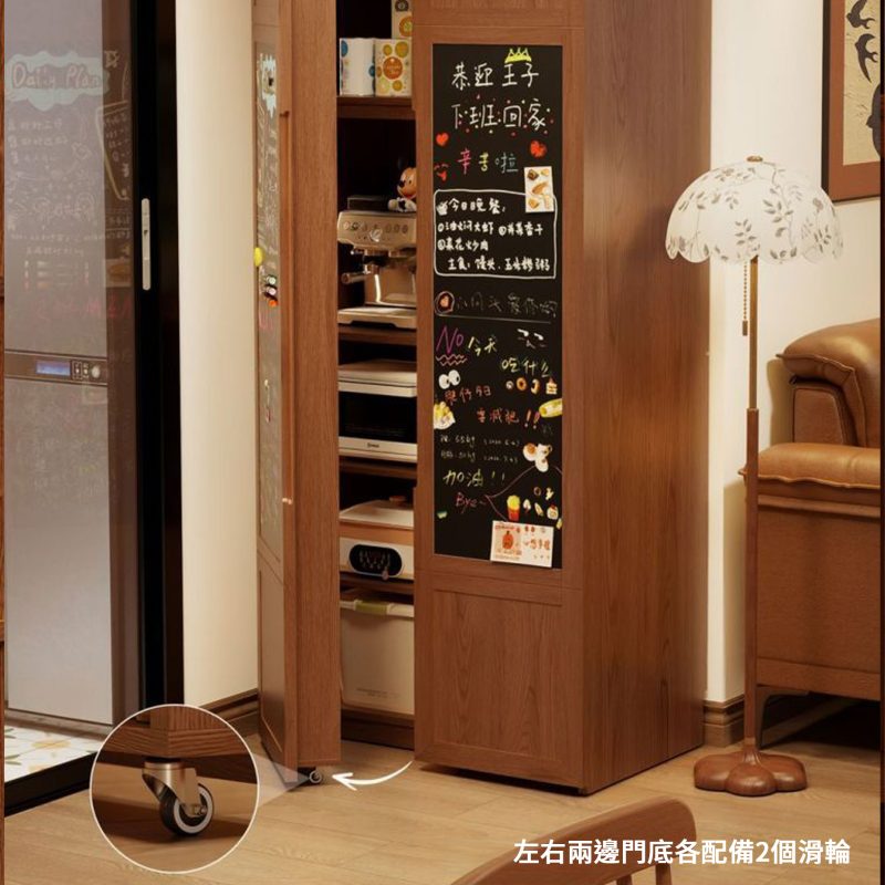 兩邊櫃門門底都有加配萬向輪，方便打開及加強承重。