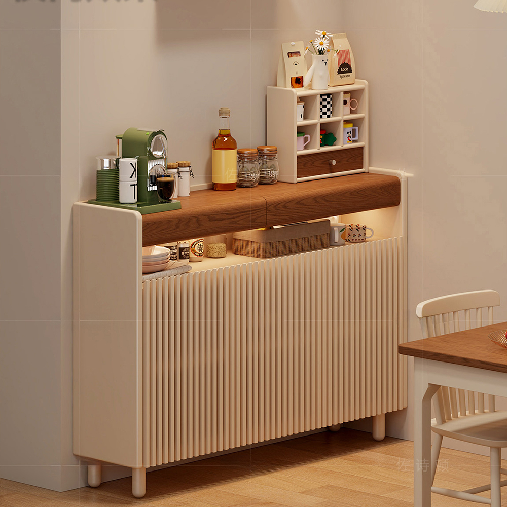 收納＋展示＋氣氛一次過搞掂，放喺餐邊位即刻變成打卡位，微波爐、咖啡機、杯碟都可以放晒上面，食飯都覺得有格調。