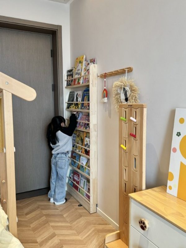 多層設計，繪本、雜誌、書本、細物件全部分區擺放，一目了然。唔使再翻箱倒籠，屋企即刻企理晒。