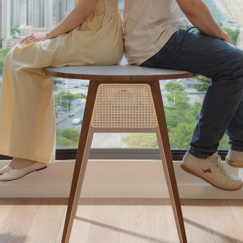 全套用實木結構，夠硬淨唔搖，坐落去好穩，配埋藤編背板，望落又有質感又有溫度。