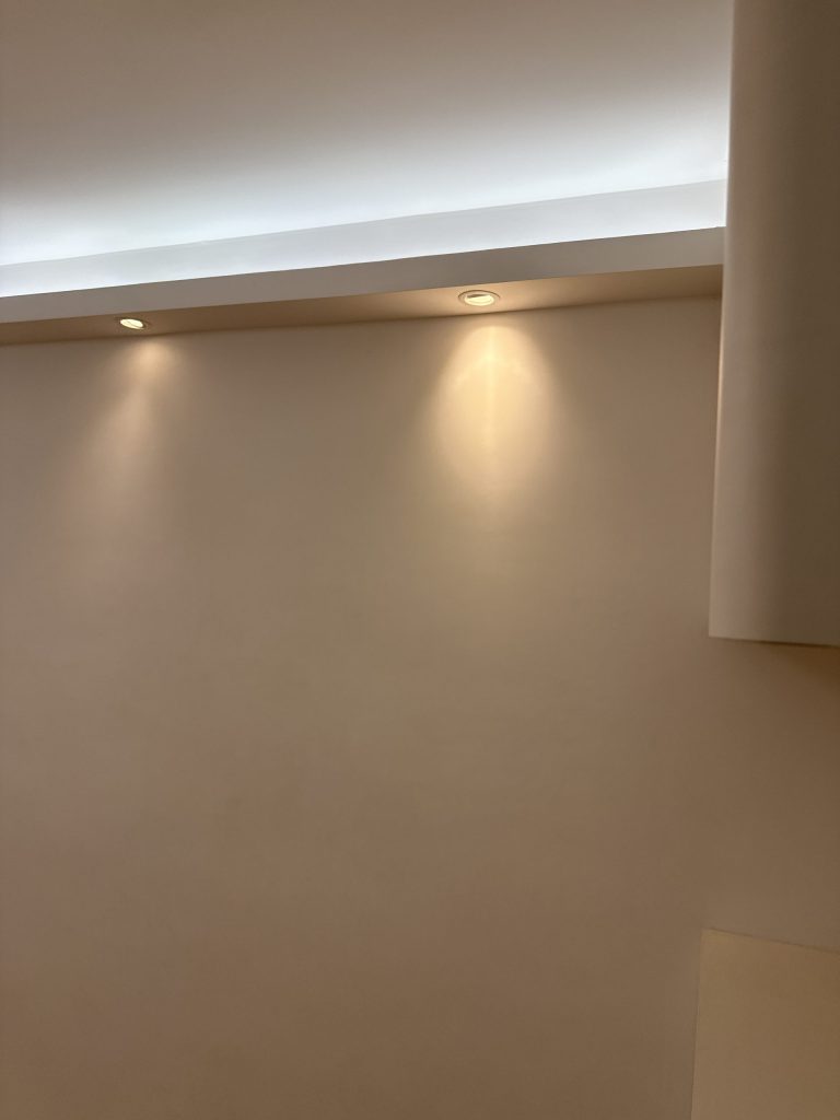 【紅磡海逸豪園】客廳燈槽工程及燈具安裝
