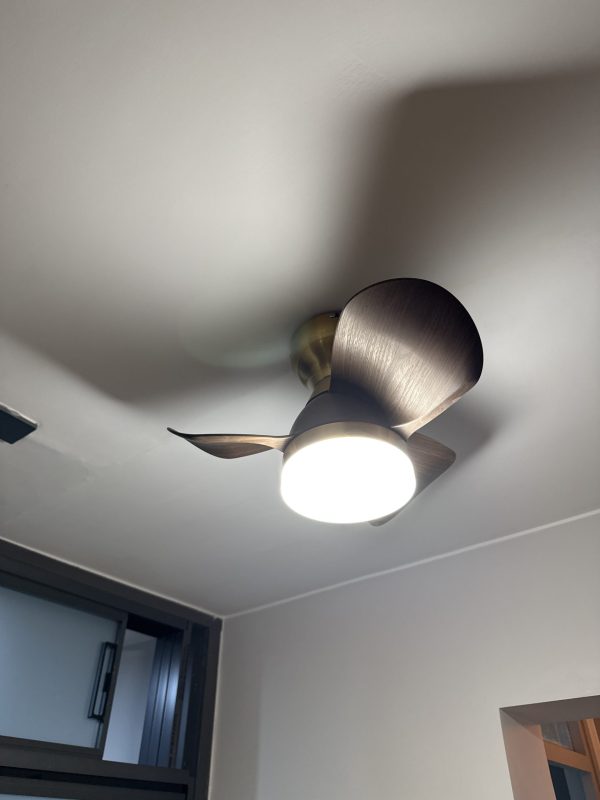 風扇燈安裝服務，裝修客戶如果有天花燈或風扇燈等燈具需要安裝，都可以連同裝修工程一齊處理。