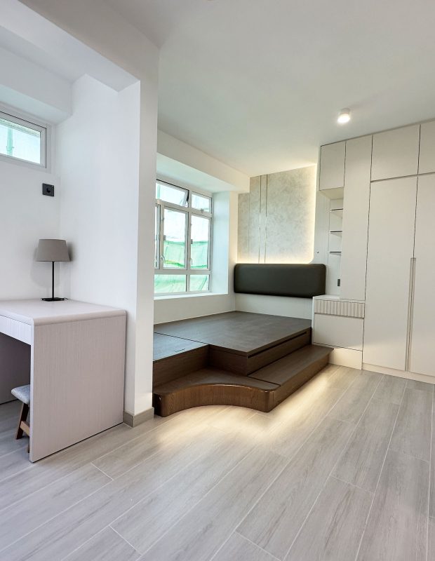 北角城市花園泥水工程 — 客廳及房間鋪木紋磚 (亂工鋪)大功告成！木紋磚防水防潮，容易打理及清潔，使用壽命都比木地板及石塑地板長。