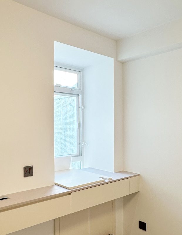 北角城市花園鋁窗工程完成！新鋁窗用了白色窗框，更加配合客戶家的新裝修和新傢俬設計。