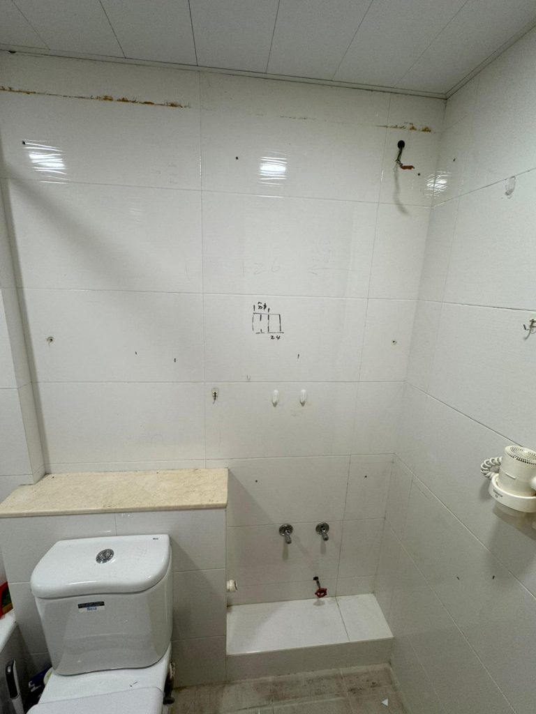 【長沙灣碧海藍天】廁所鋁質假天花工程