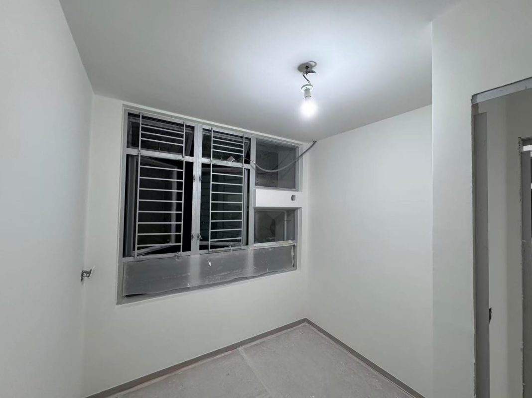 東涌翔東邨全屋剷底批灰油油完成！