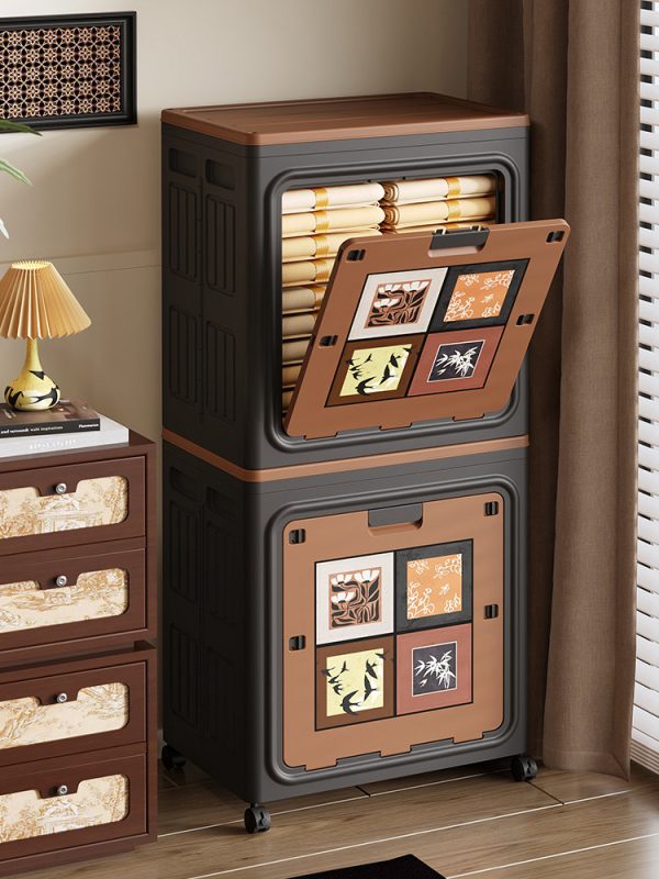 正面翻蓋打開就拎到入面啲嘢，就算疊到好高，都唔使搬走上面啲箱，換被、拎衫、攞被鋪都快好多。