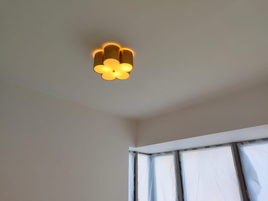 全屋燈具安裝服務，裝修客戶如果有天花燈或壁燈等燈具需要安裝，都可以連同裝修工程一齊處理。