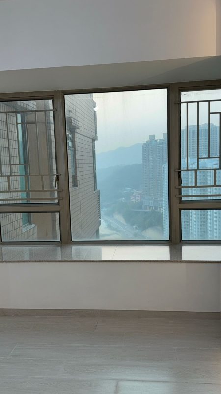 深井碧堤半島泥水工程— 全屋鋪木紋磚 (亂工鋪)！木紋磚防水防潮，容易打理及清潔，使用壽命都比木地板及石塑地板長。