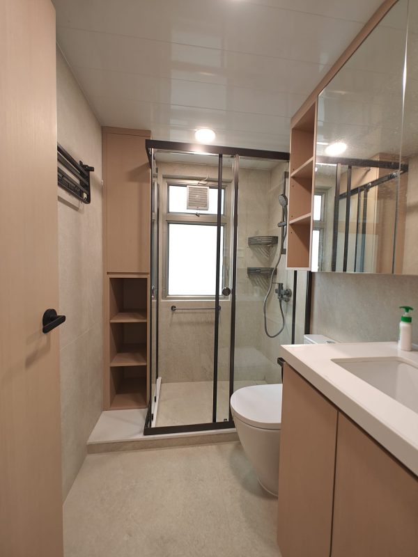 深井碧堤半島泥水工程 — 廚廁鋪瓷磚！裝修客戶可以自行選購廚廁瓷磚，交給我們的裝修師傅鋪磚，亦可以在好傢俬的建材供應商以優惠價加購瓷磚。大磚和細磚師傅都可以鋪，為客戶打造理想的風格。