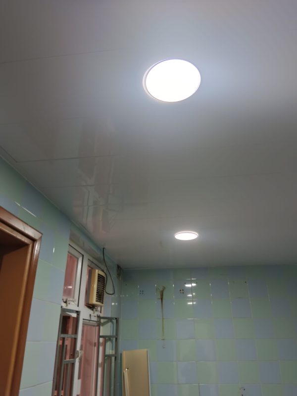 元朗翠韻華庭廚房鋁質假天花工程連兩盞燈